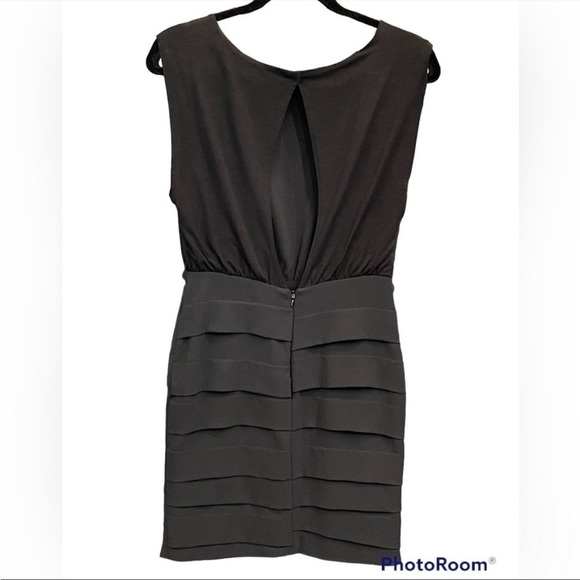 ALICE + OLIVIA Delphine Dolman Dress
Black 
Size XS - Picture 2 of 8